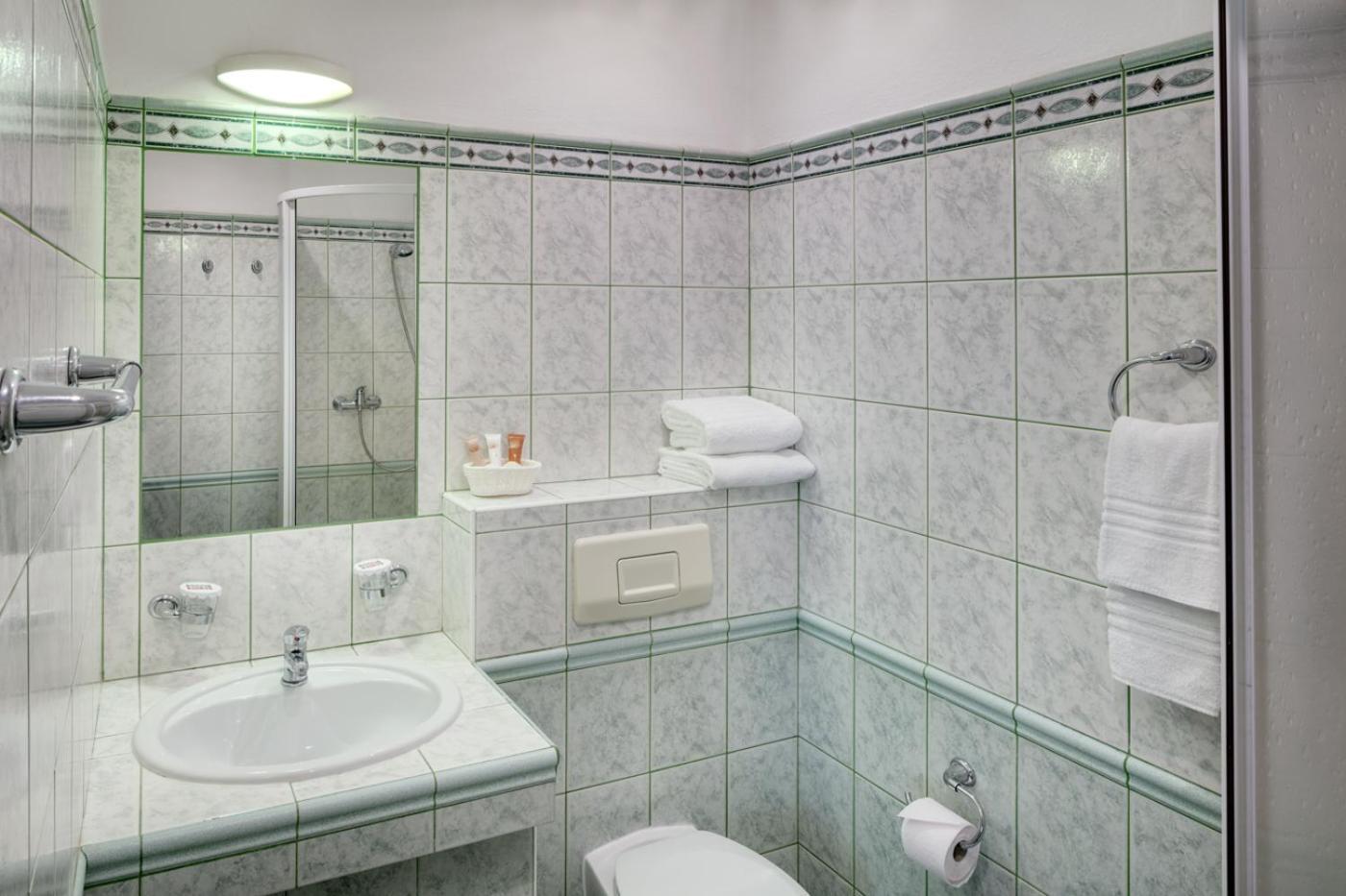 Hotel Atlas Benesov  Eksteriør bilde