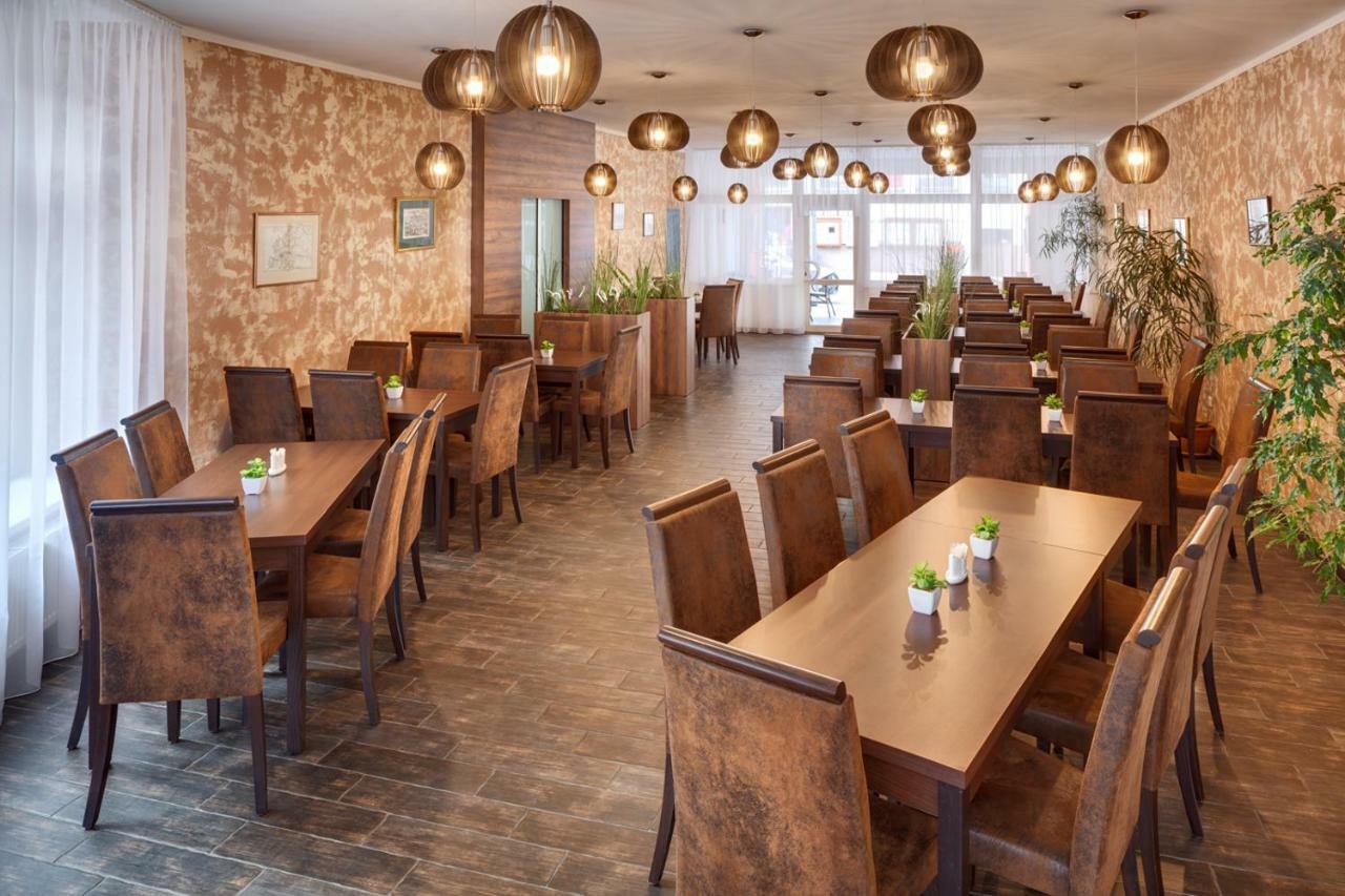 Hotel Atlas Benesov  Eksteriør bilde